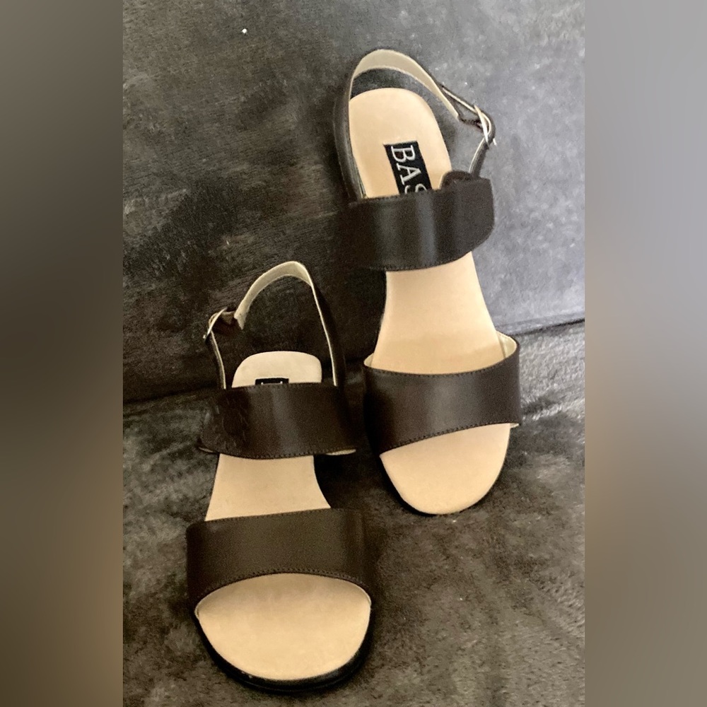 BASS SANDALS Velcro strap